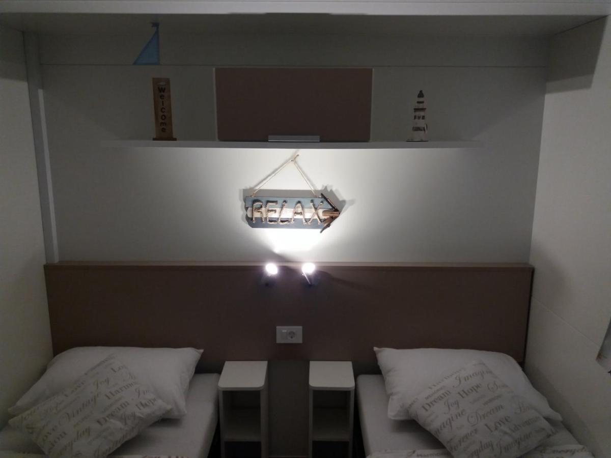 Mobile home Lux otok Murter Jezera Extérieur photo
