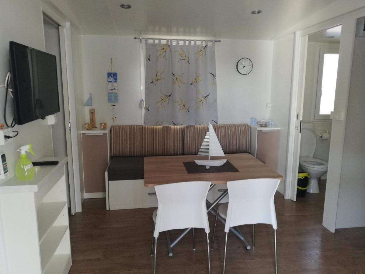 Mobile home Lux otok Murter Jezera Extérieur photo