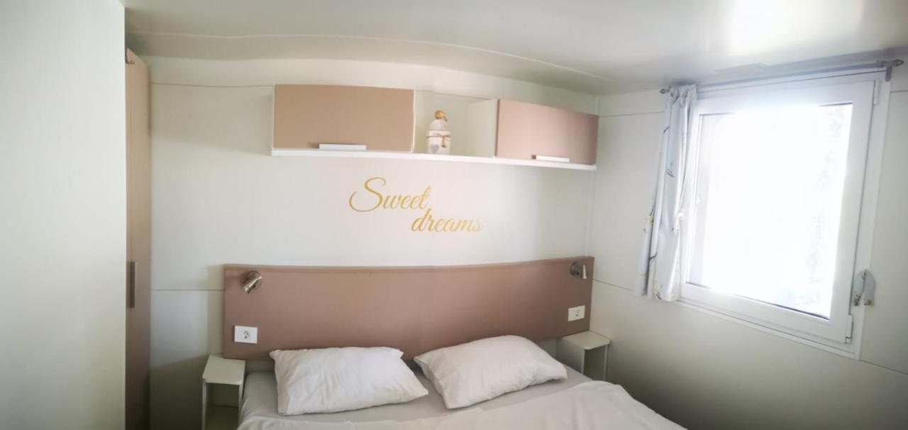 Mobile home Lux otok Murter Jezera Extérieur photo