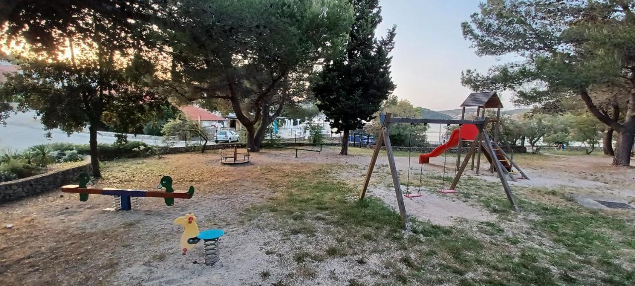 Mobile home Lux otok Murter Jezera Extérieur photo